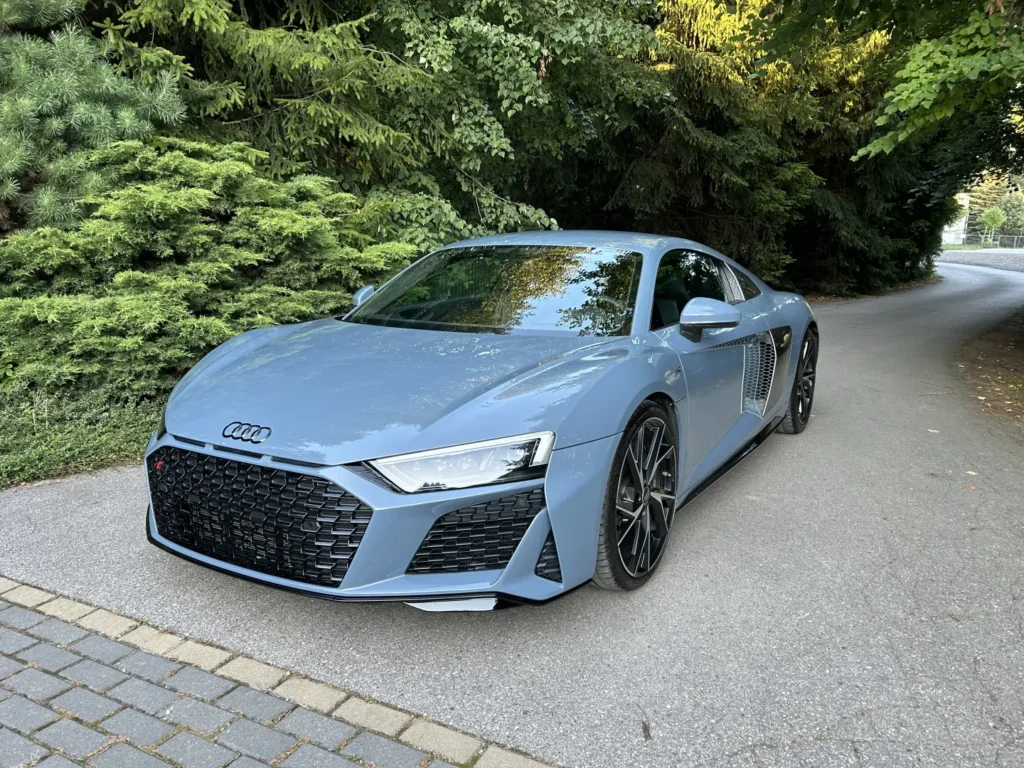 Audi R8 V10 Performane RWD kemora grey metallic przód AMUMotors