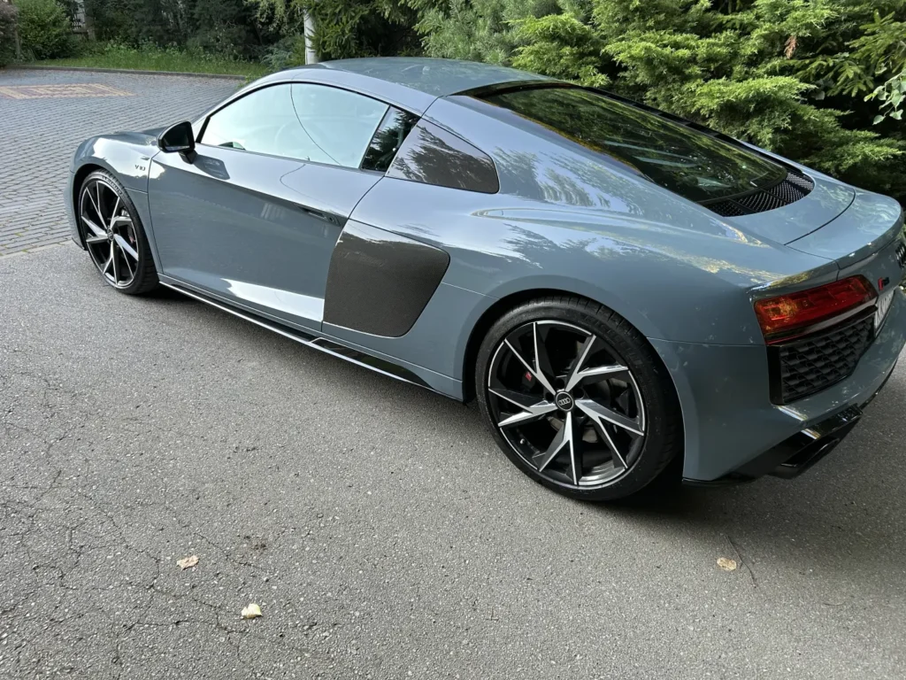 Audi R8 V10 Performane RWD kemora grey metallic lewa strona AMUMotors