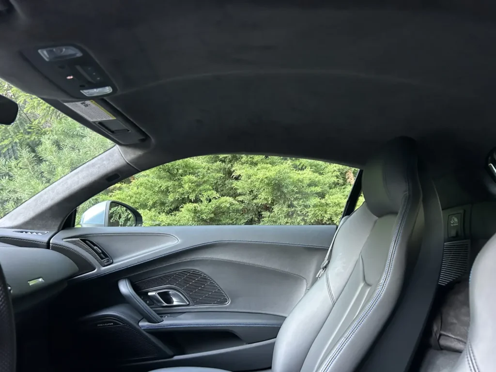 Audi R8 V10 Performane RWD kemora grey metallic podsufitka AMUMotors