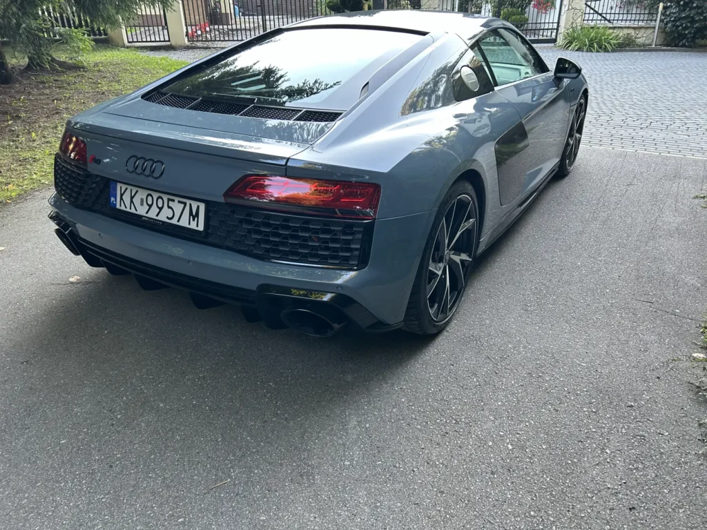 Audi R8 V10 Performane RWD kemora grey metallic tył prawa strona AMUMotors
