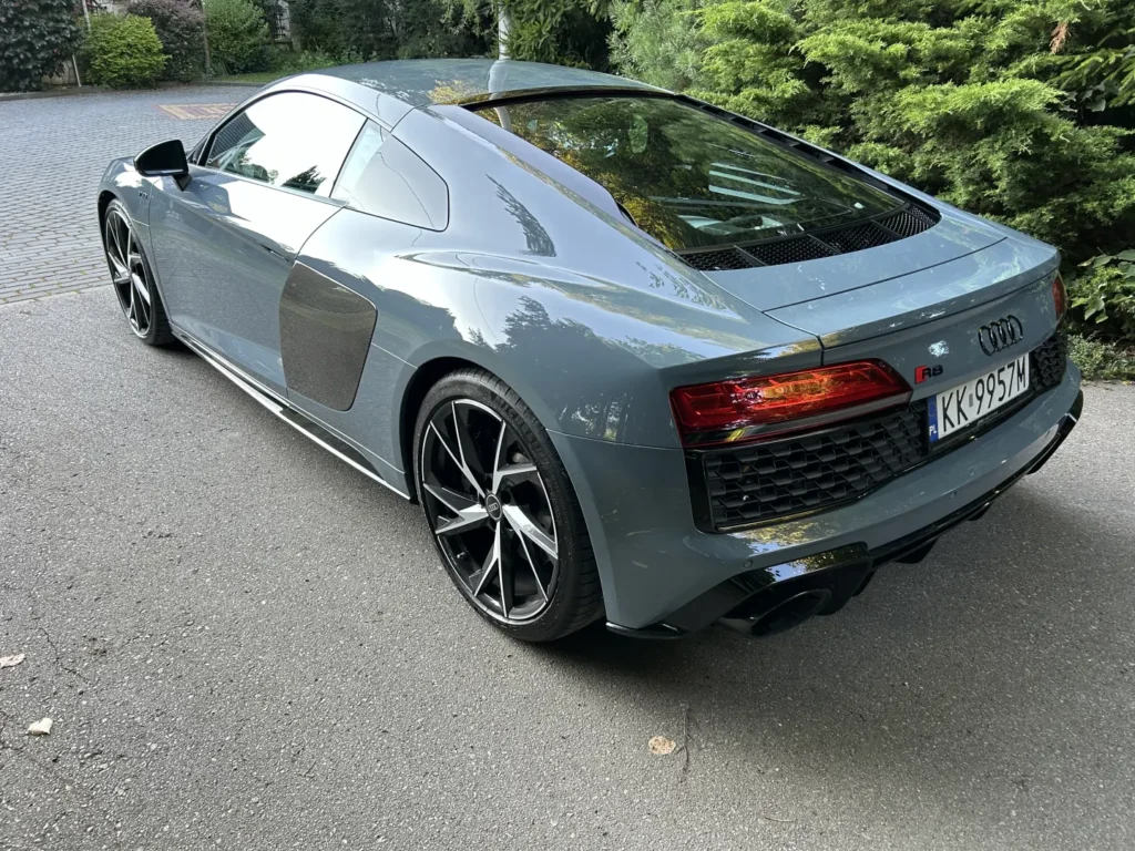 Audi R8 V10 Performane RWD kemora grey metallic tył lewa strona AMUMotors