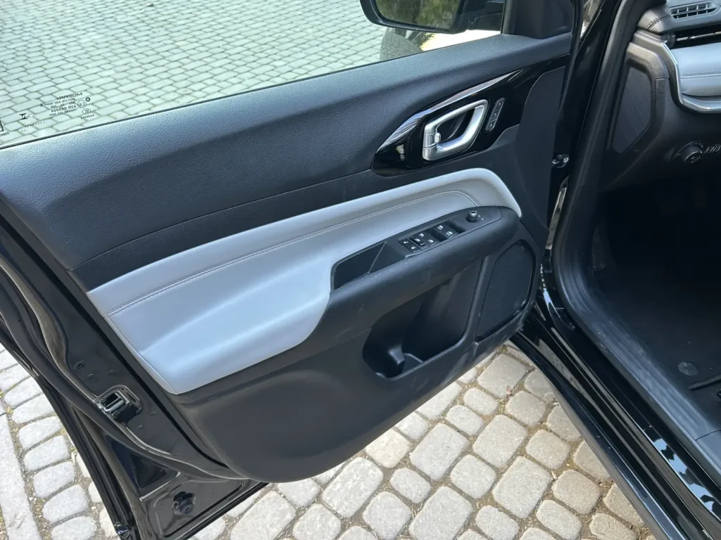 Jeep Compass Limited 2023 tapicerka drzwi AMUMotors