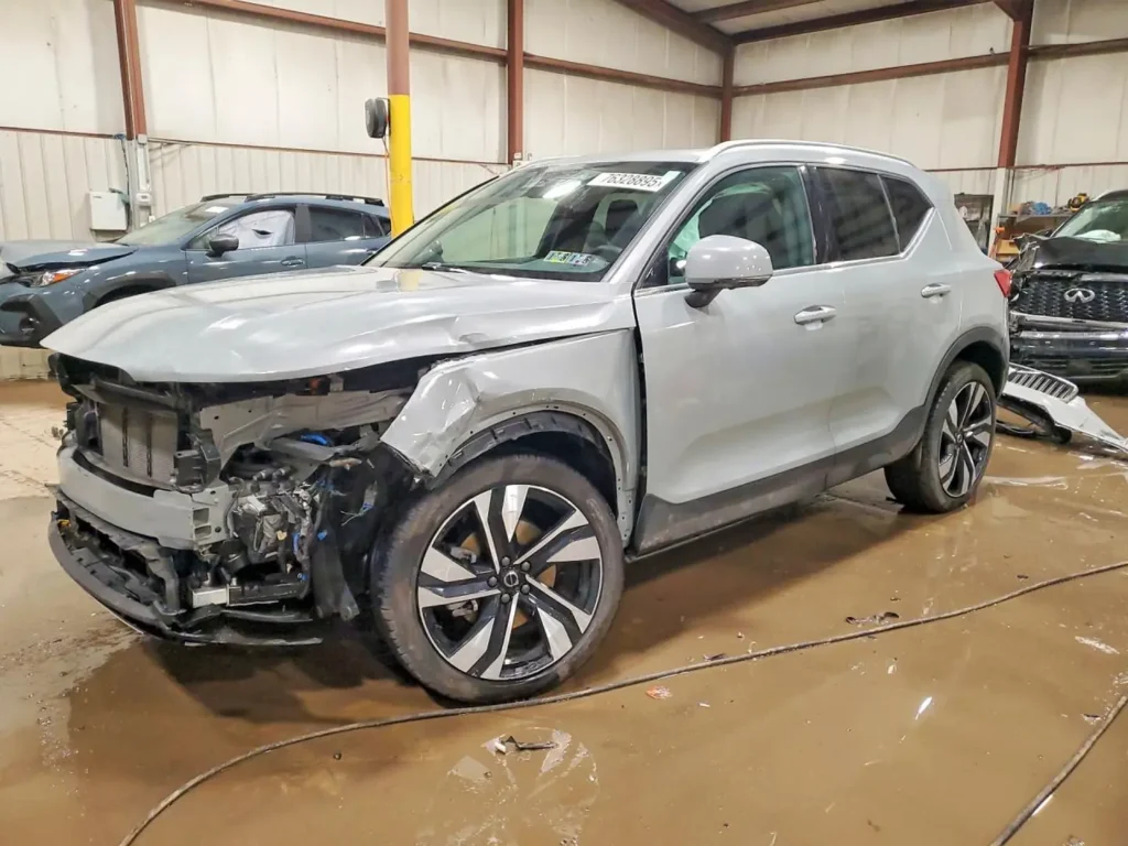 Volvo XC40 2024 Ultimate B5 szary przód lewy AMUMotors