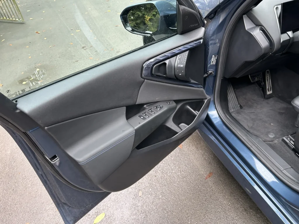 BMW X3 G45 MPakiet 30i tapicerka drzwi AMUMotors