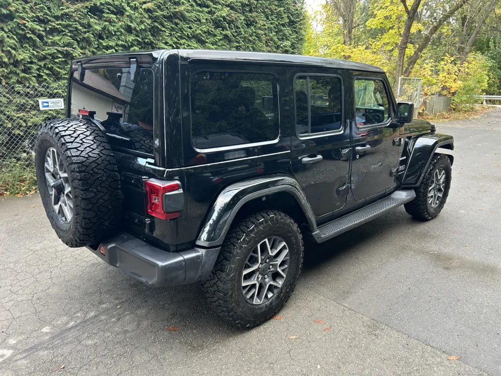 Jeep Wrangler Sahara 2024 Lift prawy tył AMUMotors