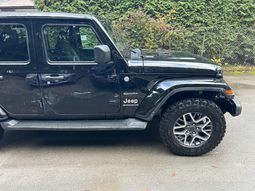 Jeep Wrangler Sahara 2024 Lift strona prawa AMUMotors