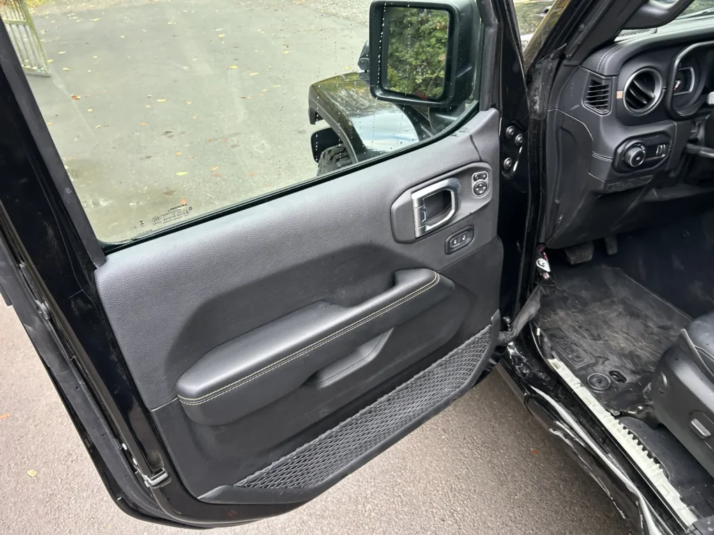 Jeep Wrangler Sahara 2024 Lift tapicerka drzwi AMUMotors