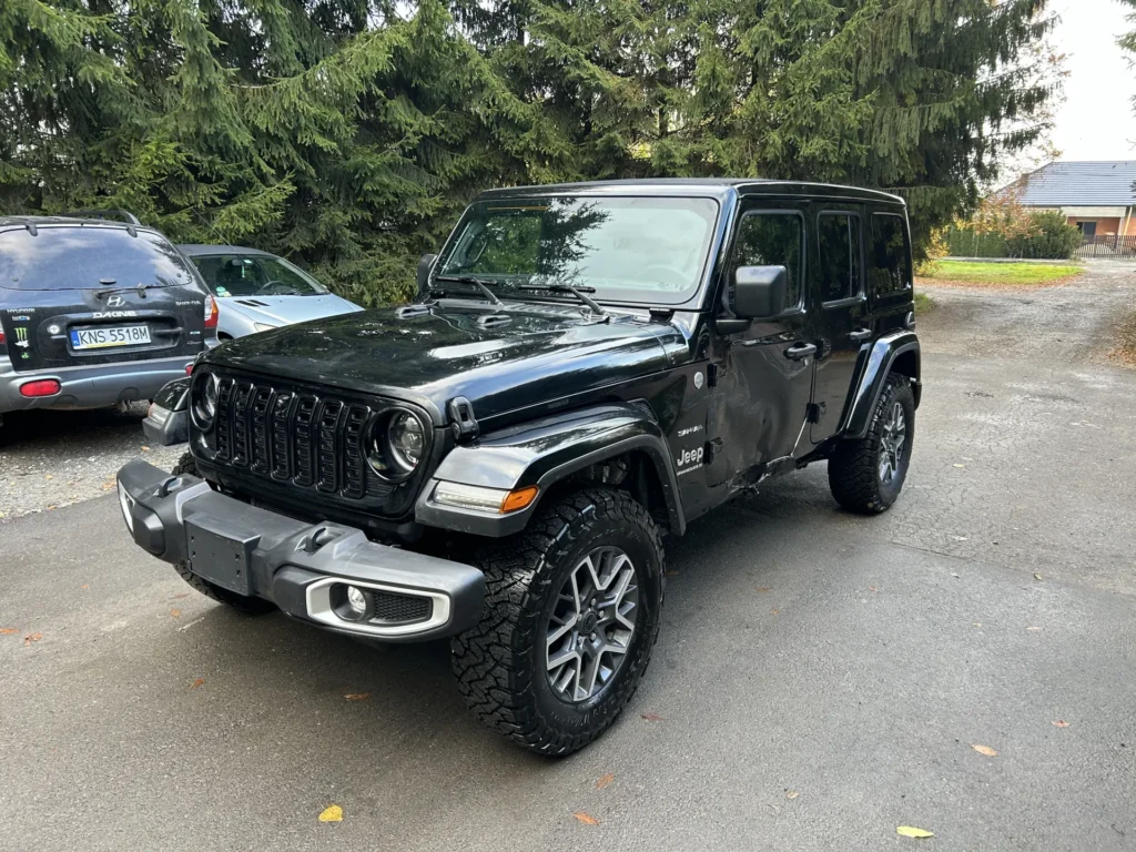 Jeep Wrangler Sahara 2024 Lift przód lewy AMUMotors